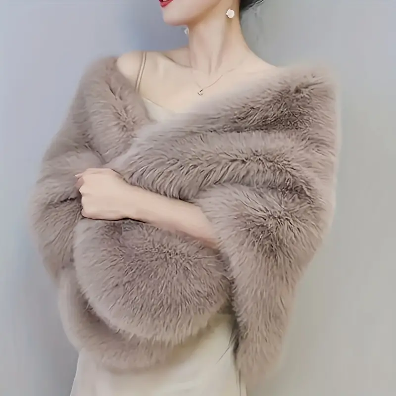 Elegant Faux Fur Shawl – Luxurious Winter Accessory for Women