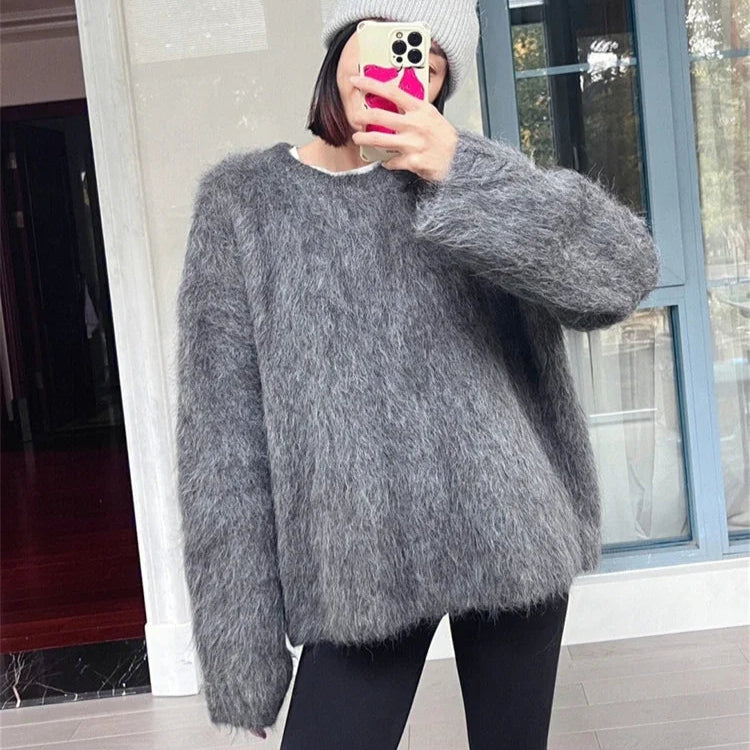 Oversize Winter Knit Sweater - Women's Long Sleeve Pullover with Loose Knit Design for Winter Fashion