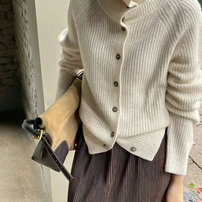 Classic Cashmere Turtleneck Cardigan – Luxurious and Comfortable Knitwear for Women