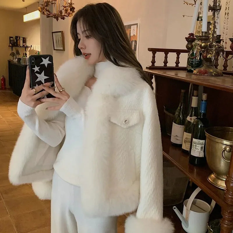 Elegant Faux Fur Tweed Coat – Women’s Stylish Winter Outerwear with Warm Faux Fur Trim
