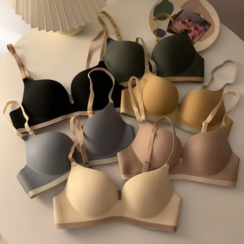 Color-Contrast Push-Up Bra – Bold and Comfortable Support Bra for Women