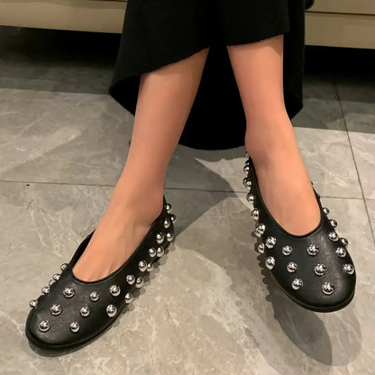 Chic Women’s Flat Shoes - Comfortable & Lightweight Walking Sneakers for Casual Attire