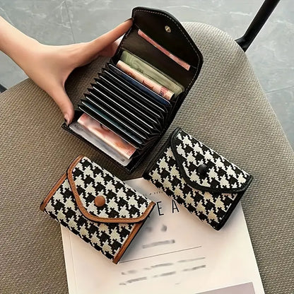 Mini Houndstooth Wallet – Compact, Stylish Women’s Accessory with Classic Pattern