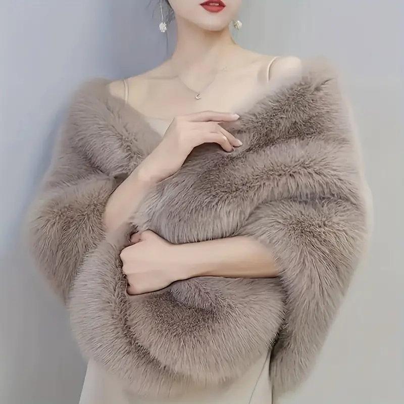Elegant Faux Fur Shawl – Luxurious Winter Accessory for Women
