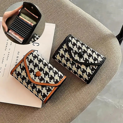 Mini Houndstooth Wallet – Compact, Stylish Women’s Accessory with Classic Pattern