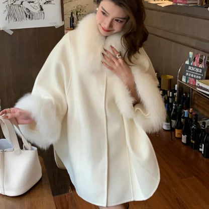 Elegant Women’s Fox Fur Wool Cape Shawl with Luxurious Fur Trim