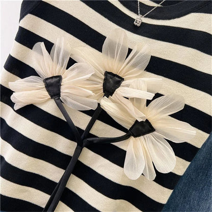 Chic Flower Knitted Vest - Elegant and Cozy Floral Sweater for Women