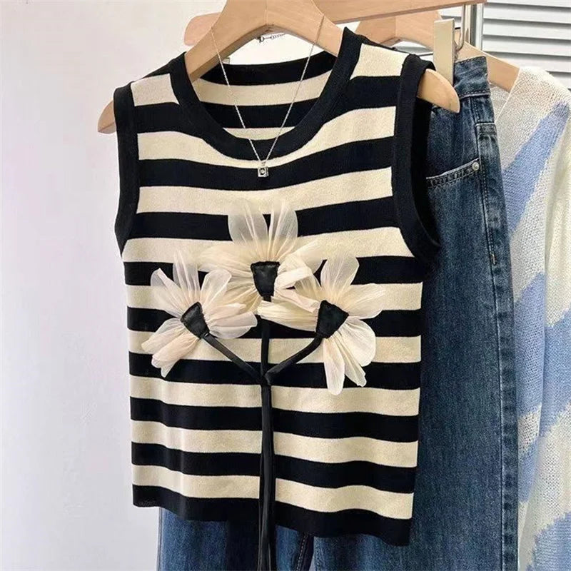 Chic Flower Knitted Vest - Elegant and Cozy Floral Sweater for Women