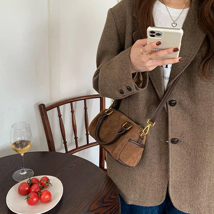 Trendy Faux Suede Shoulder Bag – Soft, Stylish Women’s Crossbody Purse