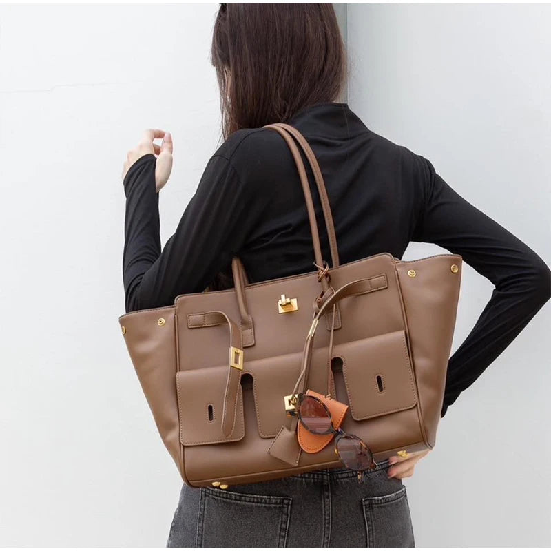 Elegant Leather Lock Tote Bag – Secure and Stylish Women’s Handbag