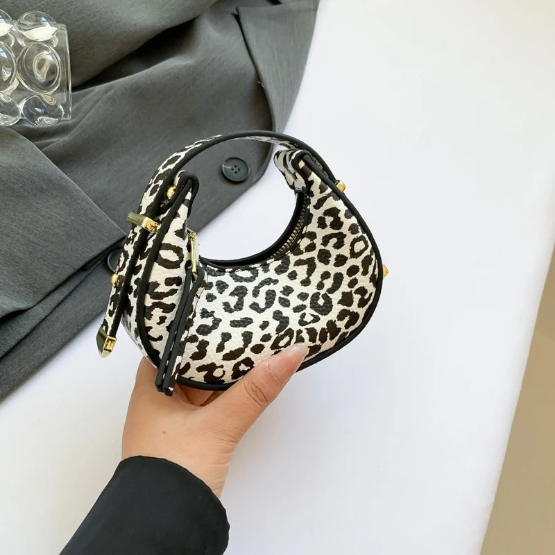Mini Leopard Crossbody Bag – Trendy Animal Print Shoulder Bag for Women