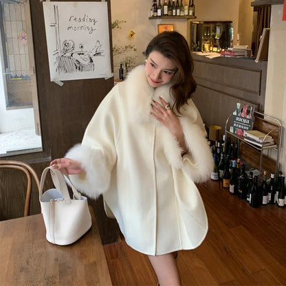 Elegant Women’s Fox Fur Wool Cape Shawl with Luxurious Fur Trim