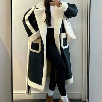 Chic Contrast Lamb Wool Coat - Loose Fit, Versatile Street Style Autumn Outerwear for Women 2024