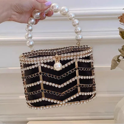 Crystal Pearl Clutch – Luxurious Evening Bag with Pearls and Sparkling Crystals