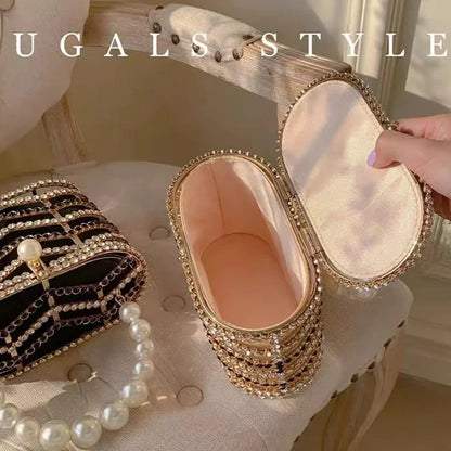 Crystal Pearl Clutch – Luxurious Evening Bag with Pearls and Sparkling Crystals