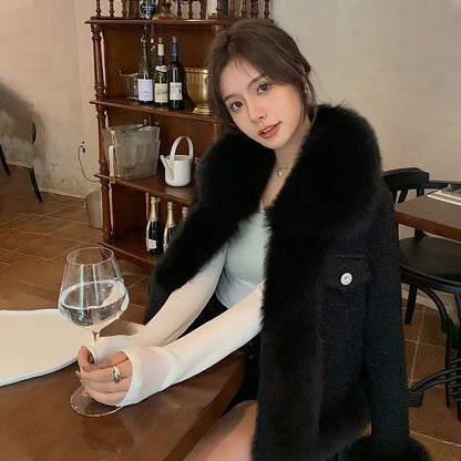 Elegant Faux Fur Tweed Coat – Women’s Stylish Winter Outerwear with Warm Faux Fur Trim