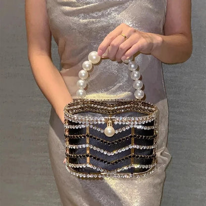 Crystal Pearl Clutch – Luxurious Evening Bag with Pearls and Sparkling Crystals