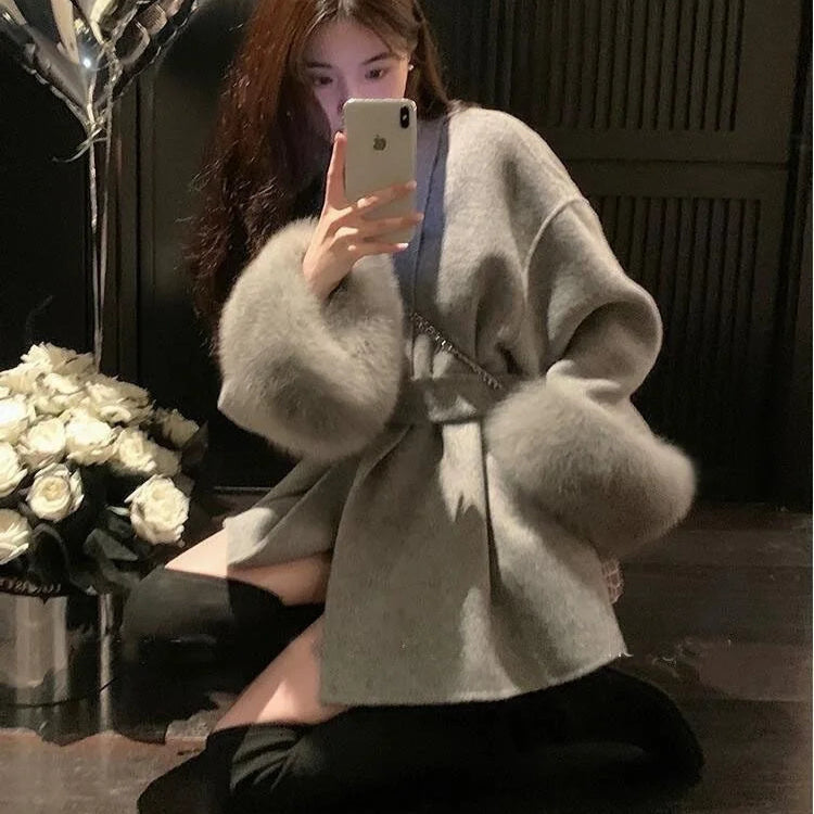 [HAIBE] Fashionable Minimalist Lace-Up Cloak Style - Stylish Women's Autumn and Winter Cloak with Lace-Up Details