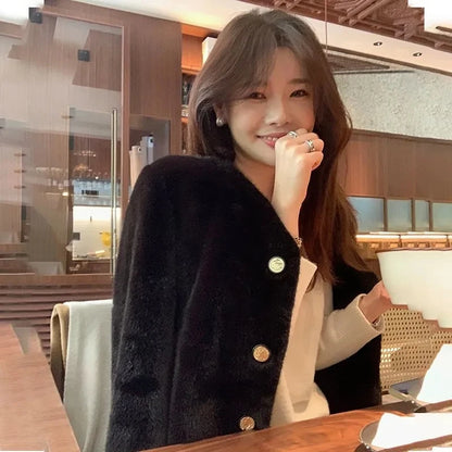 Luxurious Mink Fur Coat – Women’s Elegant and Warm Winter Outerwear