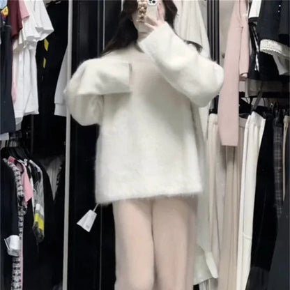 Oversize Winter Knit Sweater - Women's Long Sleeve Pullover with Loose Knit Design for Winter Fashion