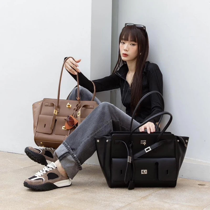 Elegant Leather Lock Tote Bag – Secure and Stylish Women’s Handbag