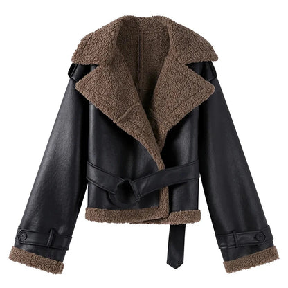 Chic Lamb Wool Cropped Jacket – Warm and Stylish Winter Outerwear for Women