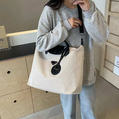 Versatile Ladies Travel Gym Bag – Waterproof and Spacious Fitness Duffel for Women