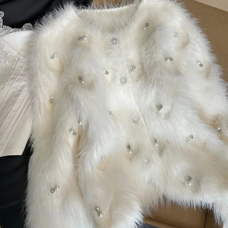 Chic Pearls White Cardigan Sweater – Elegant Women’s Knitted Top with Pearl Embellishments
