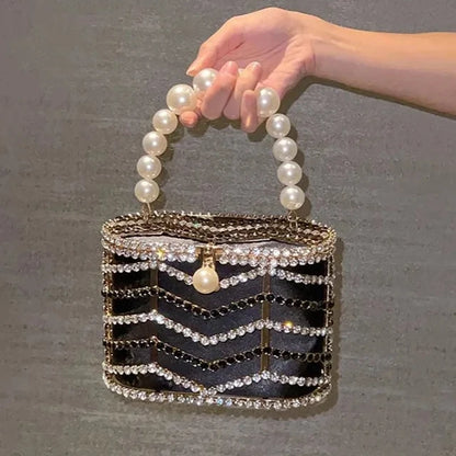 Crystal Pearl Clutch – Luxurious Evening Bag with Pearls and Sparkling Crystals