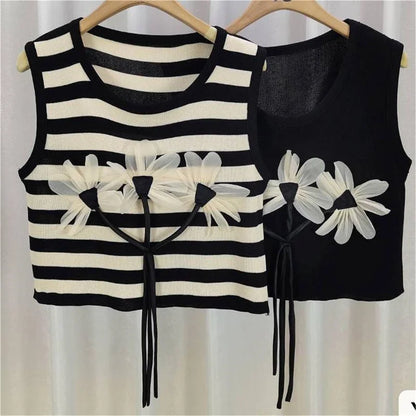 Chic Flower Knitted Vest - Elegant and Cozy Floral Sweater for Women