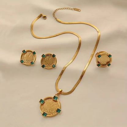 Gold Rooster Pattern Jewelry Set - Zirconia Pendant Necklace, Ring, and Earrings in Retro Luxury Design
